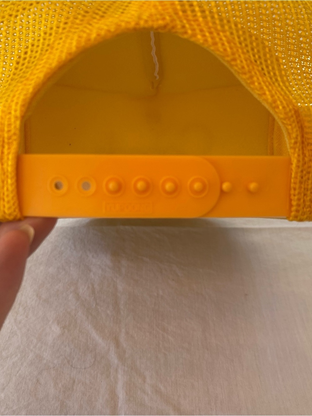 VTG Canada Spy Hill Saskatchewan Trucker Hat Snapback Cap Yellow Mesh - Picture 2 of 4
